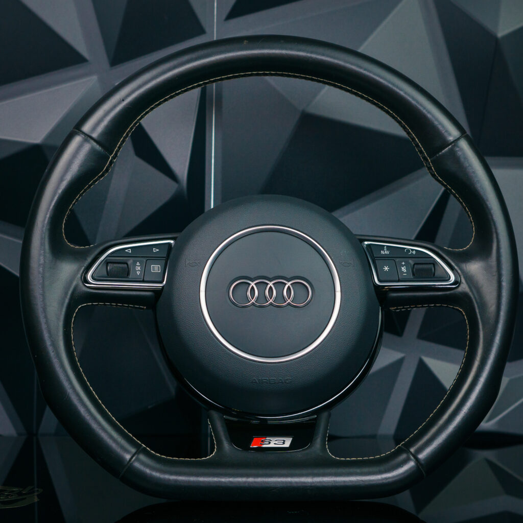 Audi Control Customs Steering Wheel obszycie kierownicy skórą